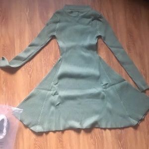 Beautiful, warm dress in a flattering silhouette